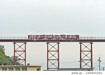 山陰本線　餘部ー鎧　JR西日本　キハ47（福知山） 100941402