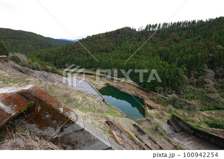 穴内川ダム 100942254