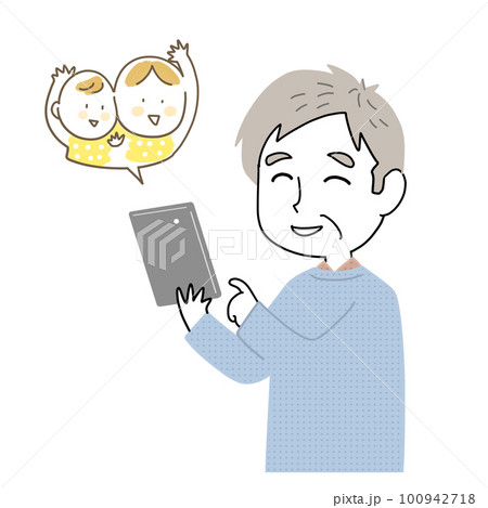 スマホで孫と話すおじいちゃん スマホで孫と話すおじいちゃん 100942718