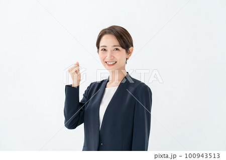 ビジネス 女性 ガッツポーズ ビジネス 女性 ガッツポーズ 100943513