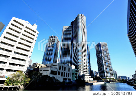 勝どき駅付近の超高層マンション群の風景 勝どき駅付近の超高層マンション群の風景 100943792