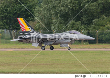 ベルギー空軍F-16MLUディスプレイチーム 100944584