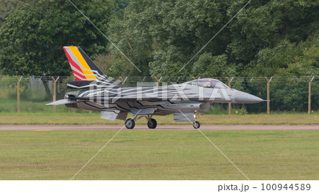 ベルギー空軍F-16MLUディスプレイチーム ベルギー空軍F-16MLUディスプレイチーム 100944589