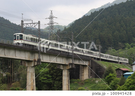 ［SI］西武秩父線4000系（芝桜臨時ダイヤの8両編成） 100945428
