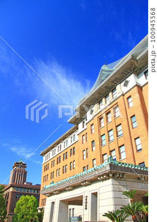 名古屋市、愛知県庁と名古屋市役所の風景 名古屋市、愛知県庁と名古屋市役所の風景 100945568