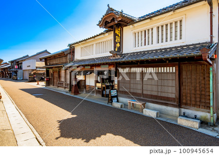 三重県　亀山市　東海道　関宿の町並み 100945654