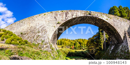 通潤橋 秋景色 パノラマ 【熊本県上益城郡山都町】 通潤橋 秋景色 パノラマ 【熊本県上益城郡山都町】 100948143