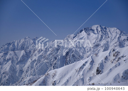 【冬の北アルプス】八方尾根から見た五竜岳と鹿島槍ヶ岳_04 100948643