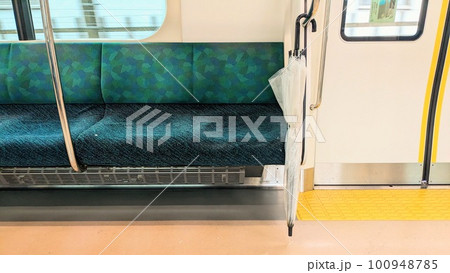 電車内の忘れ物 100948785