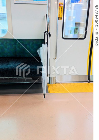 電車内の忘れ物 100948786
