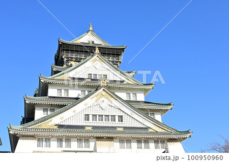 大阪城の天守閣の威風堂々とした外観 大阪城の天守閣の威風堂々とした外観 100950960