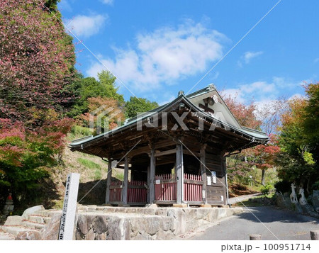 広島県東広島市 福成寺の仁王門 広島県東広島市 福成寺の仁王門 100951714