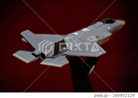 戦闘機の模型 100952129