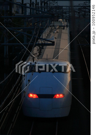 東海道・山陽新幹線300系 100952146