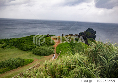 石垣島の御神崎 石垣島の御神崎 100953459