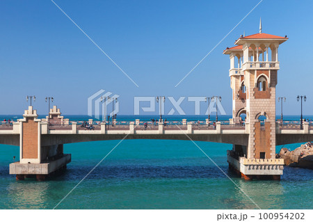 Stanley Bridge on a sunny summer day, Alexandria, Egypt 100954202