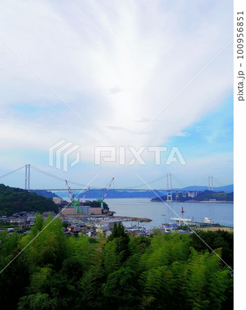 来島海峡サービスエリアより望む瀬戸内海の島々(愛媛県今治市) 100956851