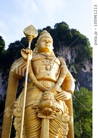 The Arulmigu Murugan statue in Batu Caves, Malaysia The Arulmigu Murugan statue in Batu Caves, Malaysia 100961213