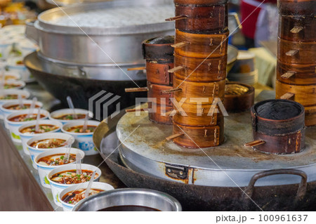 寛窄巷子の小吃(中国-成都) 100961637