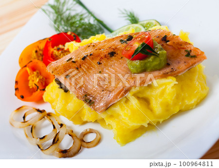 Trout fillet with mashed potatoes Trout fillet with mashed potatoes 100964811