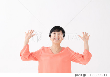 驚く女性 びっくり 驚く女性 びっくり 100966014