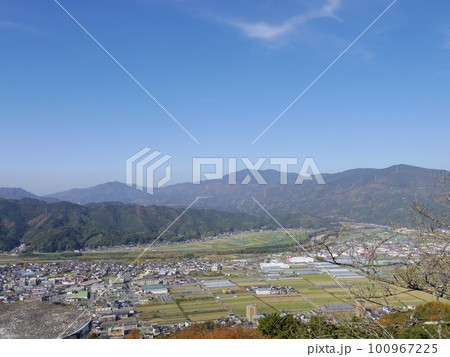 冨士山より望む大洲盆地(愛媛県大洲市) 冨士山より望む大洲盆地(愛媛県大洲市) 100967225