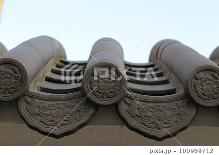 the Ancient Chinese building walls and eaves the Ancient Chinese building walls and eaves 100969712