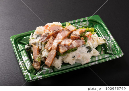ほうれん草とベーコンのポテトサラダ ほうれん草とベーコンのポテトサラダ 100976749