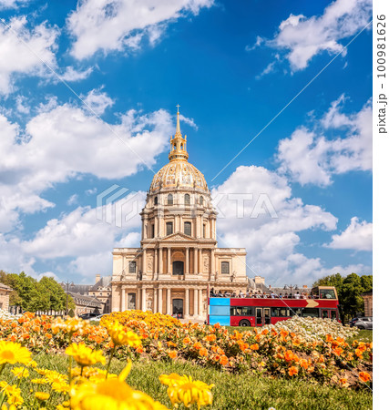 View of Les Invalides with spring flowers and tour bus in Paris, France View of Les Invalides with spring flowers and tour bus in Paris, France 100981626