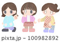 さまざまなエプロンを着た女性のイラスト 100982892