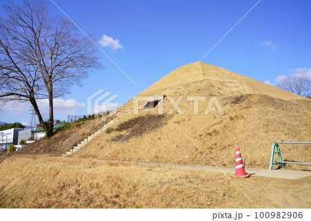 与楽カンジョ古墳(奈良県高取町) 与楽カンジョ古墳(奈良県高取町) 100982906