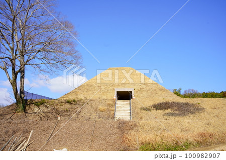 与楽カンジョ古墳(奈良県高取町) 与楽カンジョ古墳(奈良県高取町) 100982907