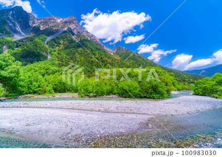 【絶景】初夏の上高地【長野県】 100983030