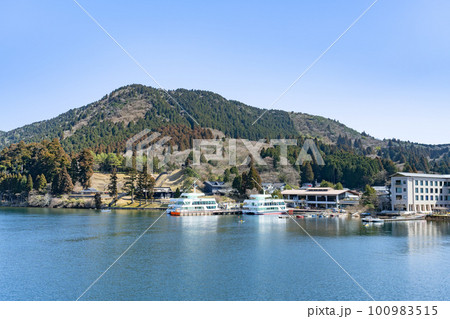 神奈川県箱根町　芦ノ湖 100983515