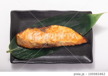 銀鮭西京焼漬け焼き 銀鮭西京焼漬け焼き 100983862