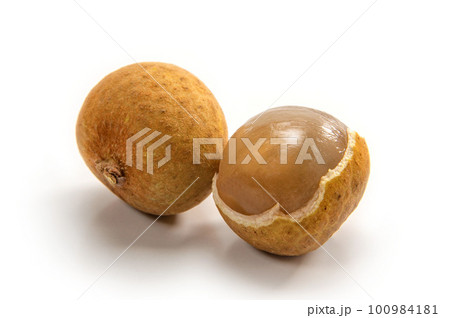 東南アジアのトロピカルフルーツ、ロンガン 100984181