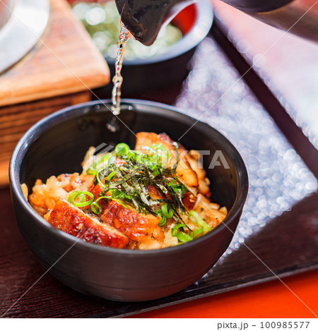 ひつまぶし　茶漬け　鰻茶漬け　【 名古屋 グルメ の イメージ 】 100985577