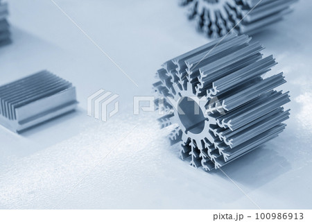 The circular shape of aluminum heat sink profile. 100986913