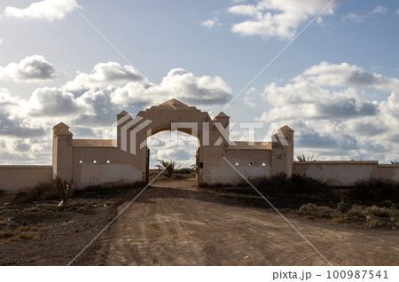 Decorative gate, Fuerteventura, Canary Islands Decorative gate, Fuerteventura, Canary Islands 100987541