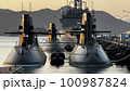 呉港に停泊する潜水艦 100987824