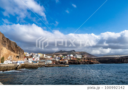 Sardina del Norte, coastal town of Gran Canaria, Canary Islands, Spain. Small fishing village 100992142