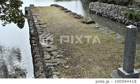 大村藩 お船蔵跡（長崎県大村市：玖島城の船蔵） 100994418