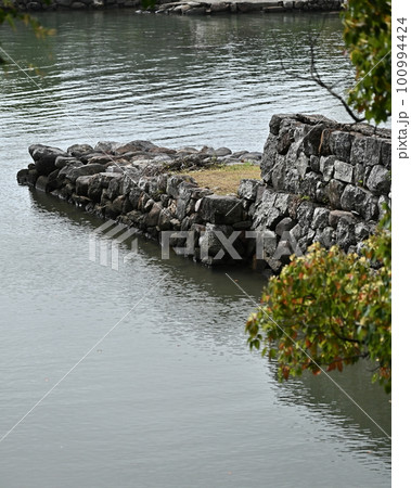 大村藩 お船蔵跡(長崎県大村市:玖島城の船蔵) 大村藩 お船蔵跡(長崎県大村市:玖島城の船蔵) 100994424