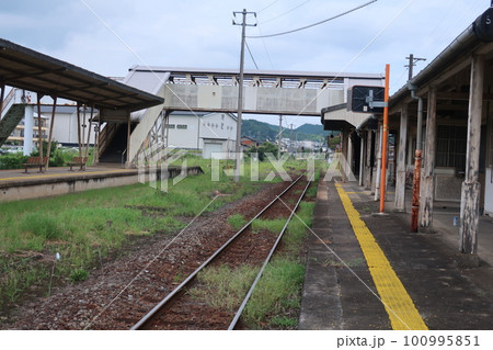 周防高森駅の跨線橋 100995851