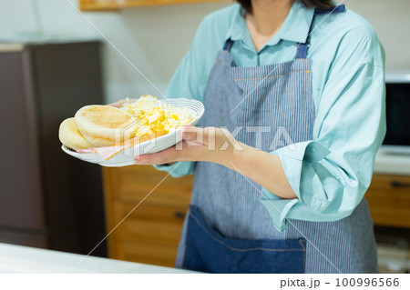 朝食 100996566