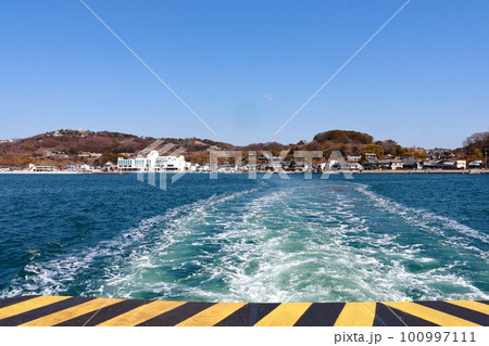 船上から見る牛窓の風景 100997111