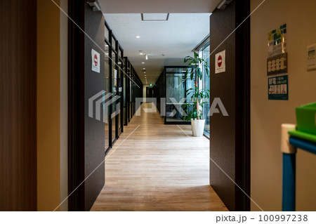 various 100997238
