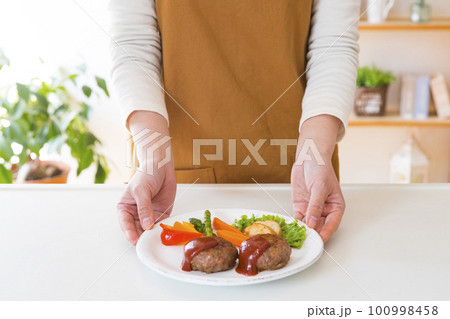 ハンバーグ  100998458