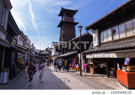 《埼玉県》川越・蔵造りの町並み 100998638
