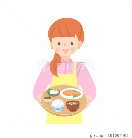 食事を運ぶエプロン姿の若い女性 101004402